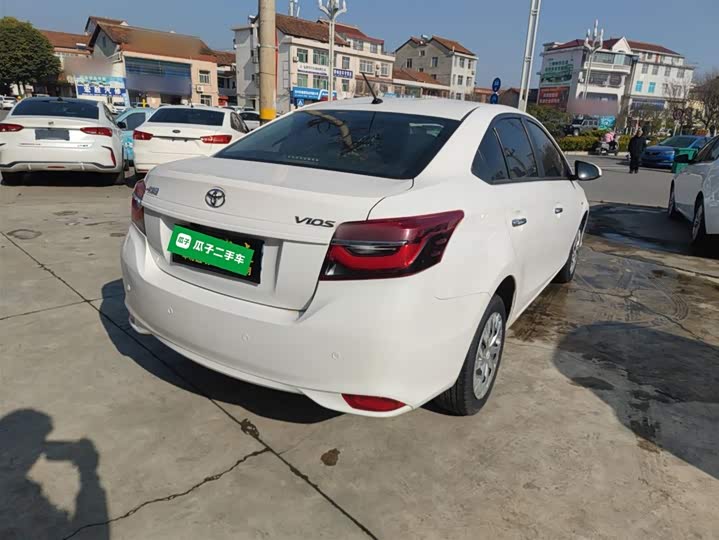 Фото 7 - Toyota Vios