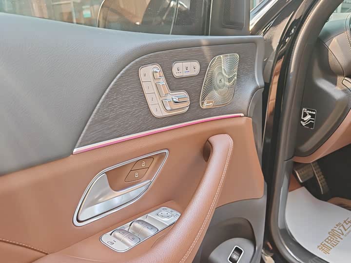 Фото 9 - Mercedes-Benz GLS-Class