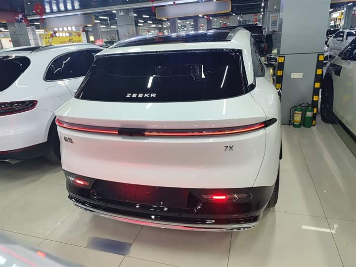 Фото 6 - Zeekr 7X