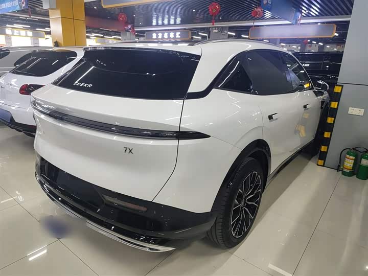 Фото 7 - Zeekr 7X