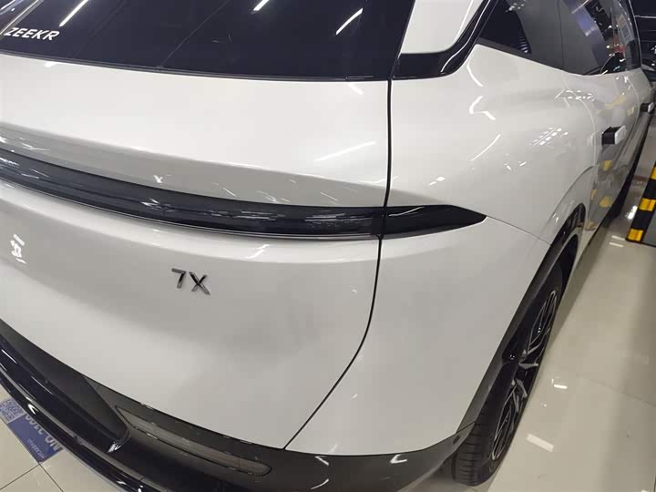 Фото 8 - Zeekr 7X