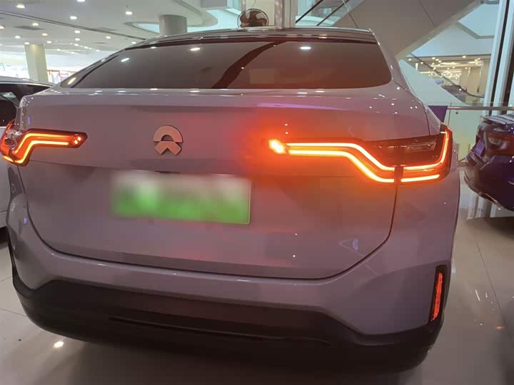 Фото 6 - Nio EC6