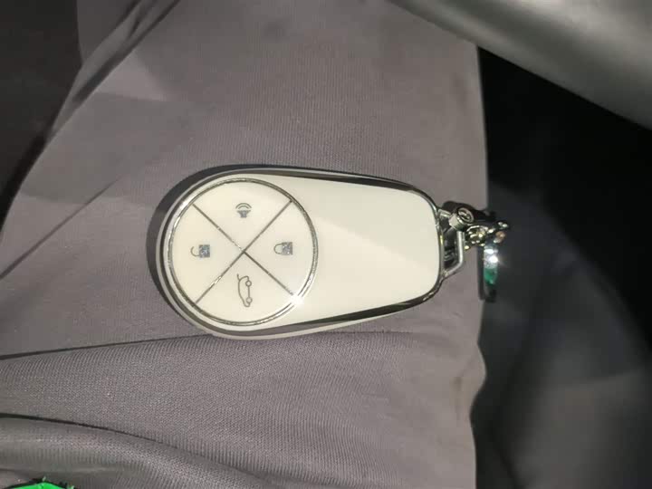 Фото 9 - Nio EC6