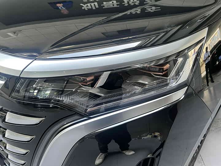 Фото 5 - Denza D9