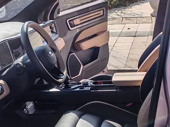 Фото 9 - Geely Icon