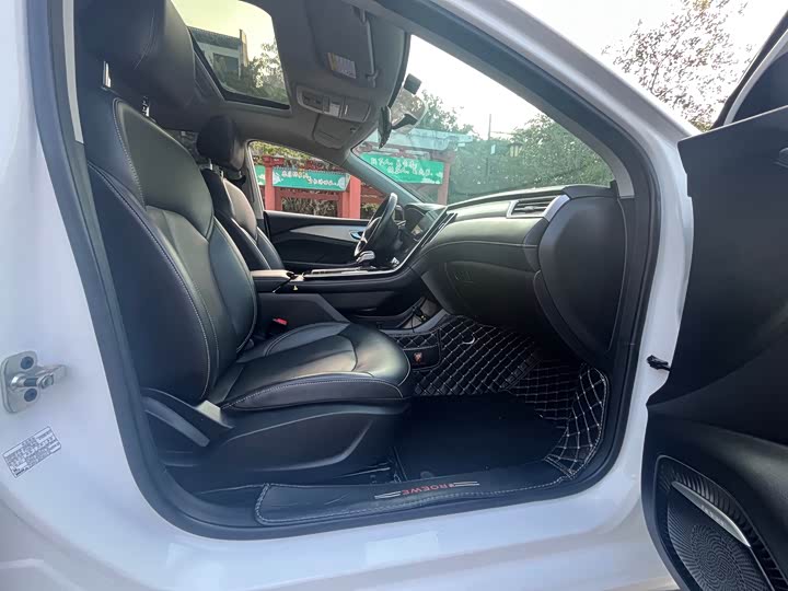 Фото 7 - Roewe i6 Max EV