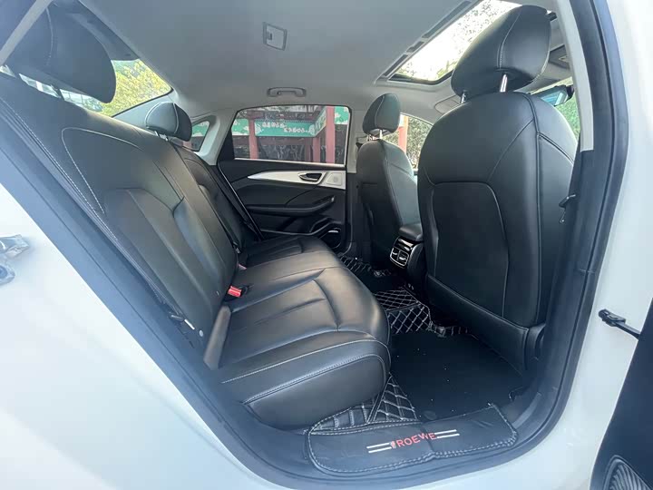 Фото 8 - Roewe i6 Max EV
