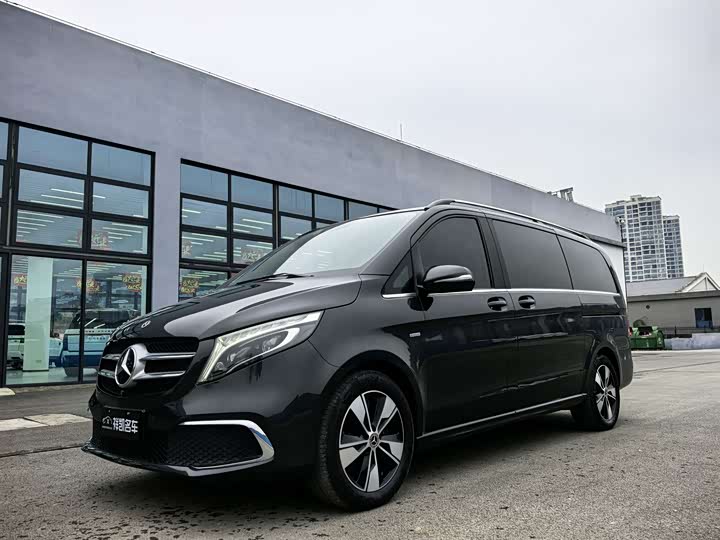 Фото 1 - Mercedes-Benz V-Class