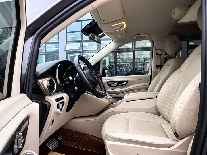 Фото 4 - Mercedes-Benz V-Class