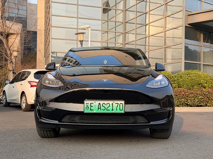 Фото 2 - Tesla Model Y
