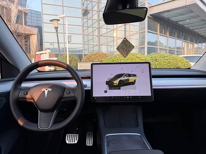 Фото 4 - Tesla Model Y