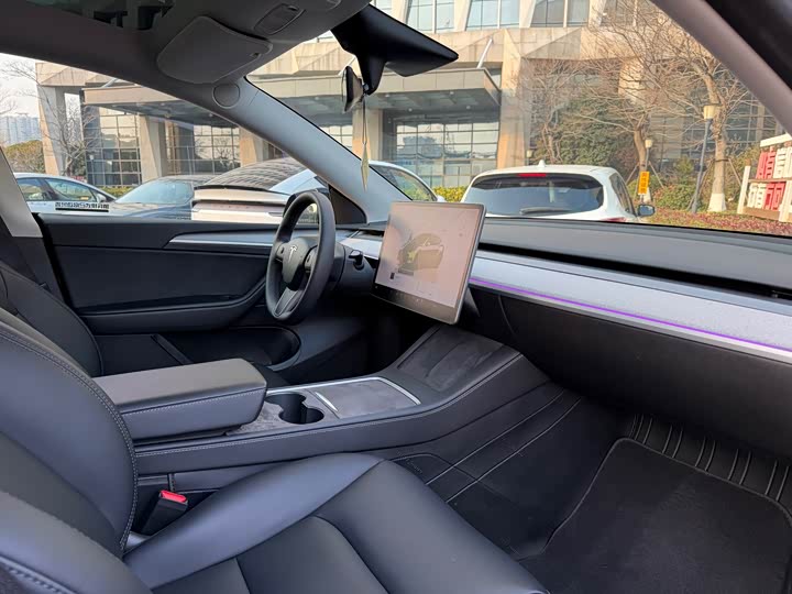 Фото 6 - Tesla Model Y