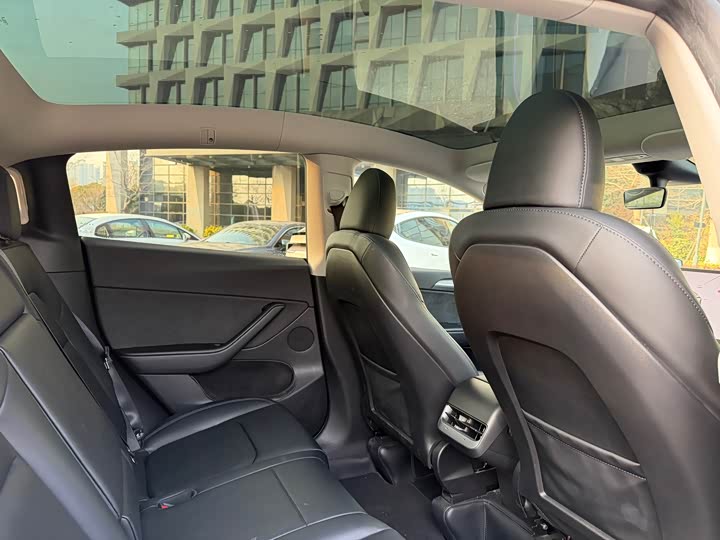 Фото 8 - Tesla Model Y