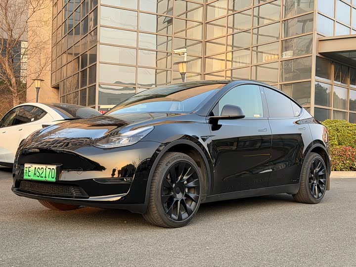 Фото 9 - Tesla Model Y