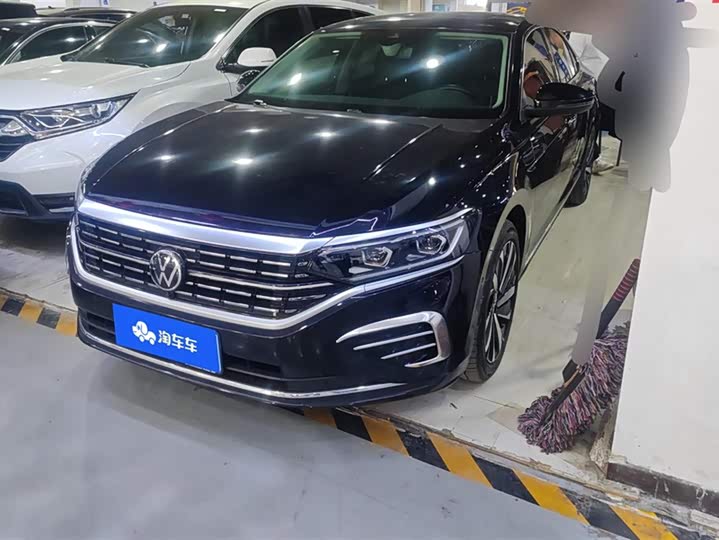 Фото 1 - Volkswagen Passat