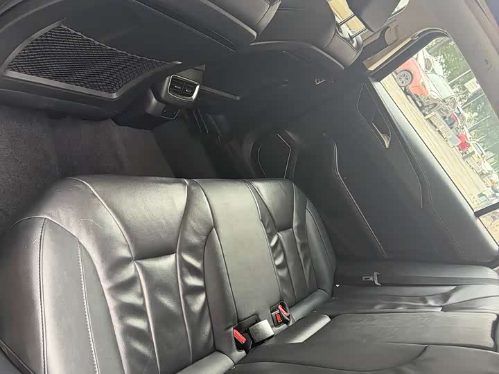 Фото 4 - Hongqi H5