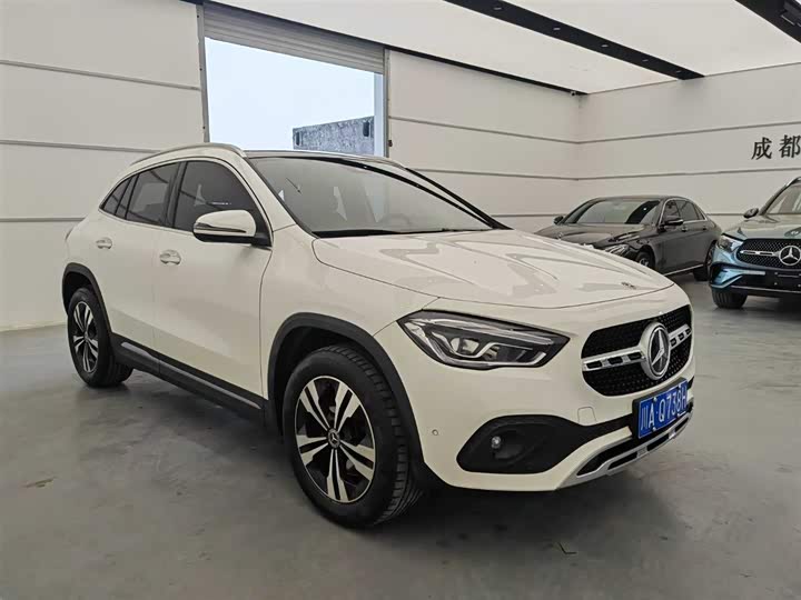Фото 3 - Mercedes-Benz GLA-Class
