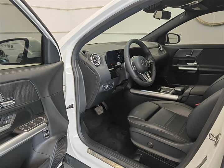 Фото 5 - Mercedes-Benz GLA-Class