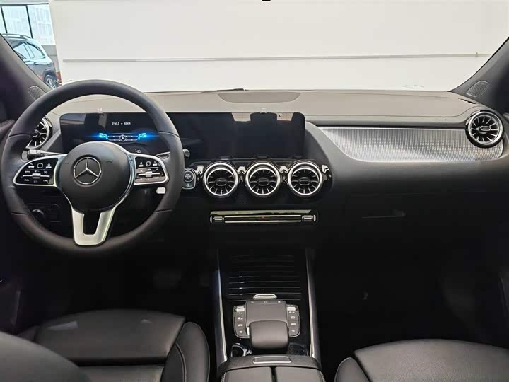 Фото 9 - Mercedes-Benz GLA-Class
