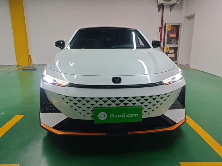 Фото 3 - Changan UNI-V