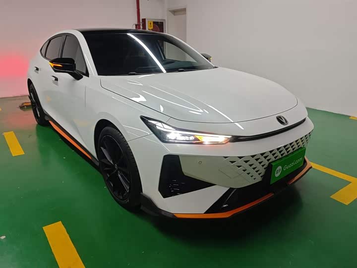 Фото 4 - Changan UNI-V