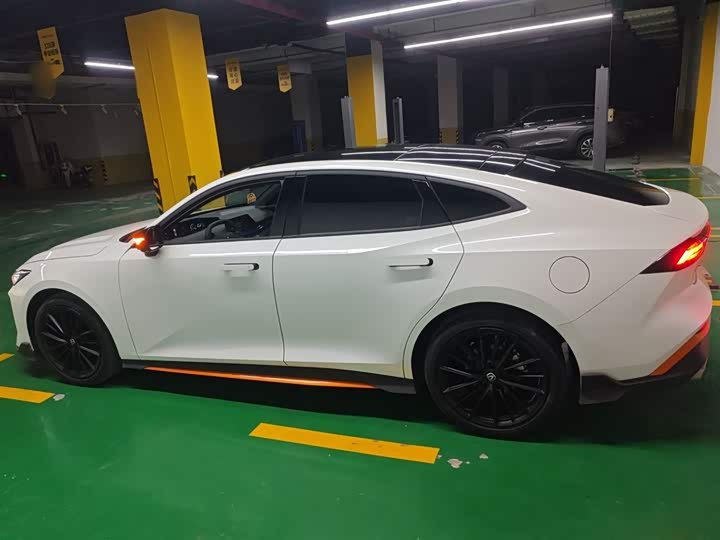 Фото 5 - Changan UNI-V