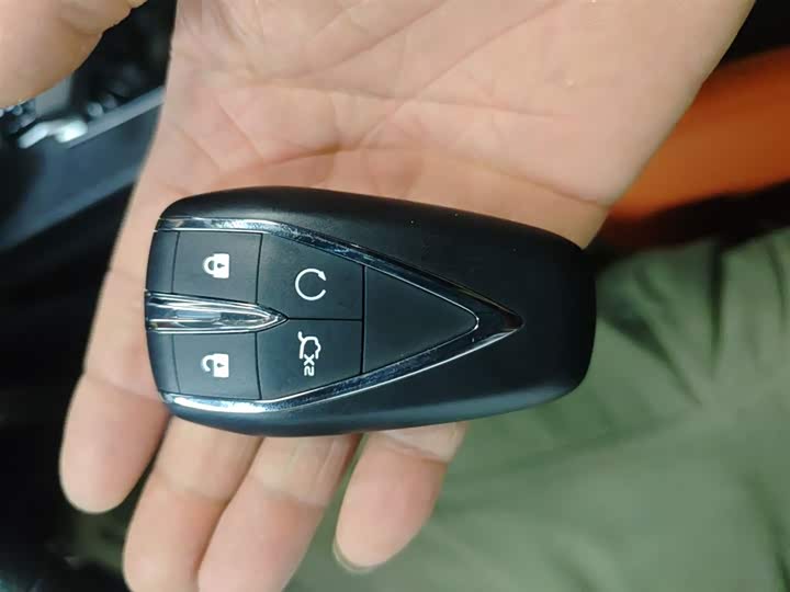 Фото 9 - Changan UNI-V