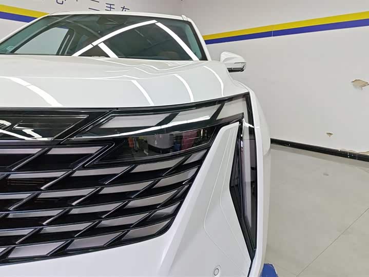 Фото 5 - Geely Atlas L