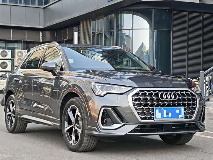Фото 4 - Audi Q3