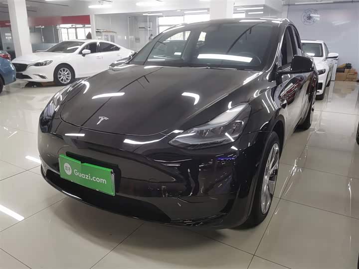 Фото 1 - Tesla Model Y