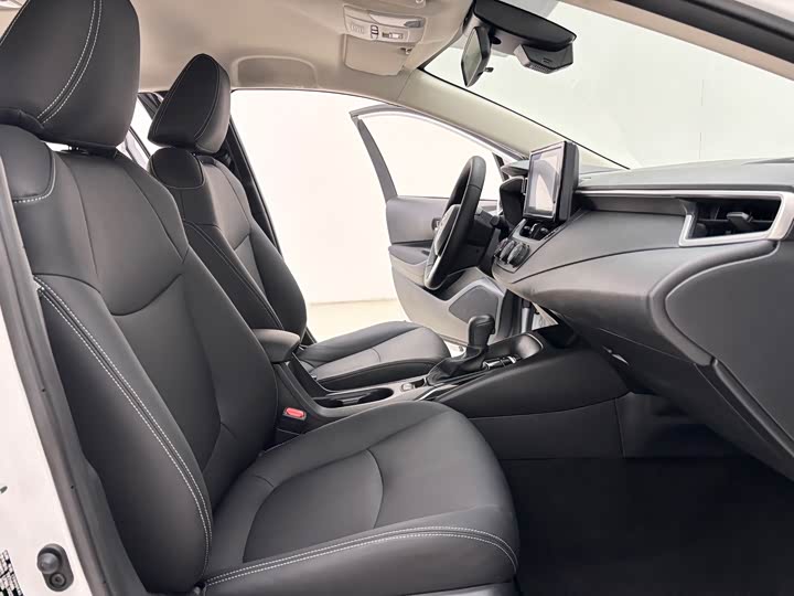 Фото 8 - Toyota Corolla