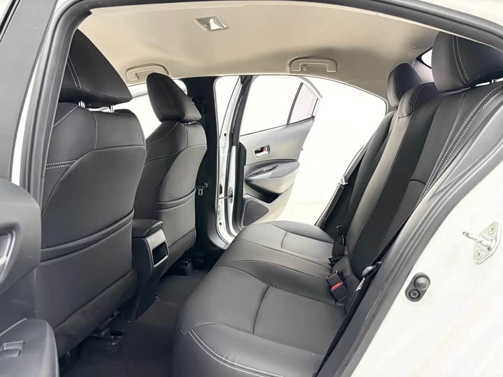 Фото 9 - Toyota Corolla