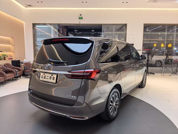 Фото 6 - Buick GL8 ES