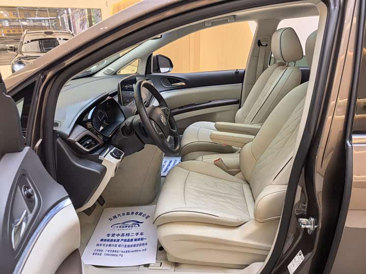 Фото 8 - Buick GL8 ES