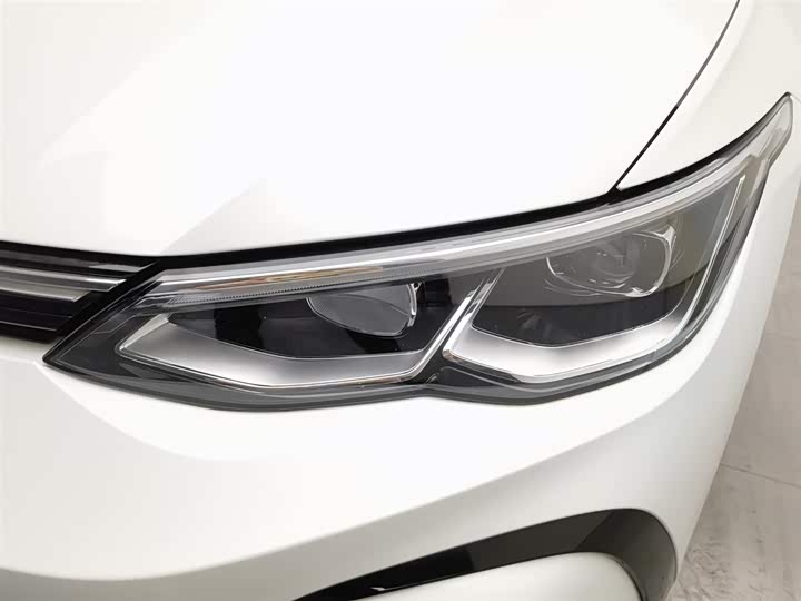 Фото 7 - Volkswagen Golf