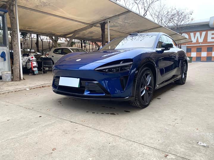 Фото 1 - Xiaomi YU7