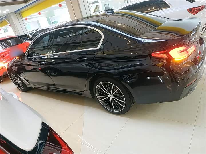 Фото 5 - BMW 5 Series