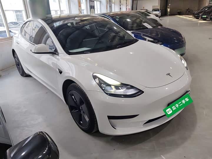 Фото 4 - Tesla Model 3