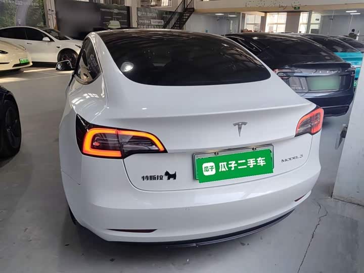 Фото 6 - Tesla Model 3