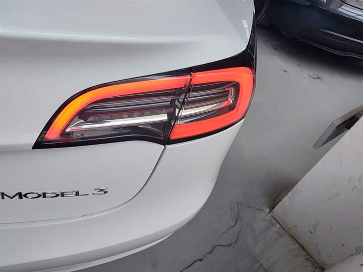 Фото 8 - Tesla Model 3