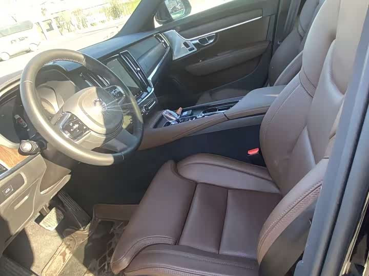 Фото 5 - Volvo S90