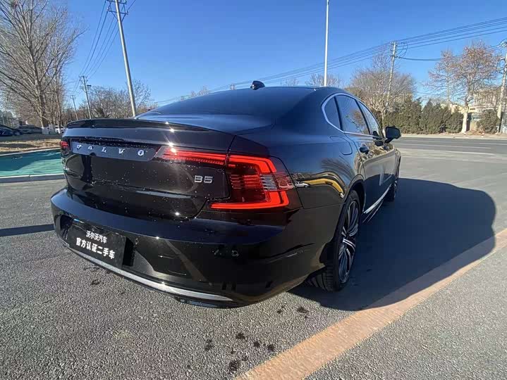 Фото 8 - Volvo S90