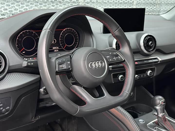 Фото 7 - Audi Q2L
