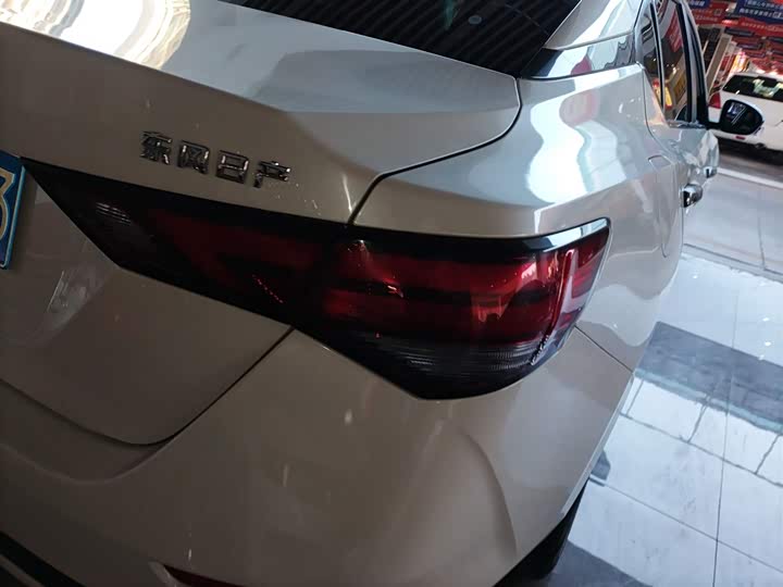 Фото 8 - Nissan Sylphy