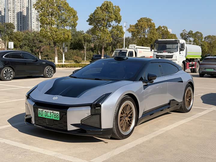 Фото 1 - HiPhi Z