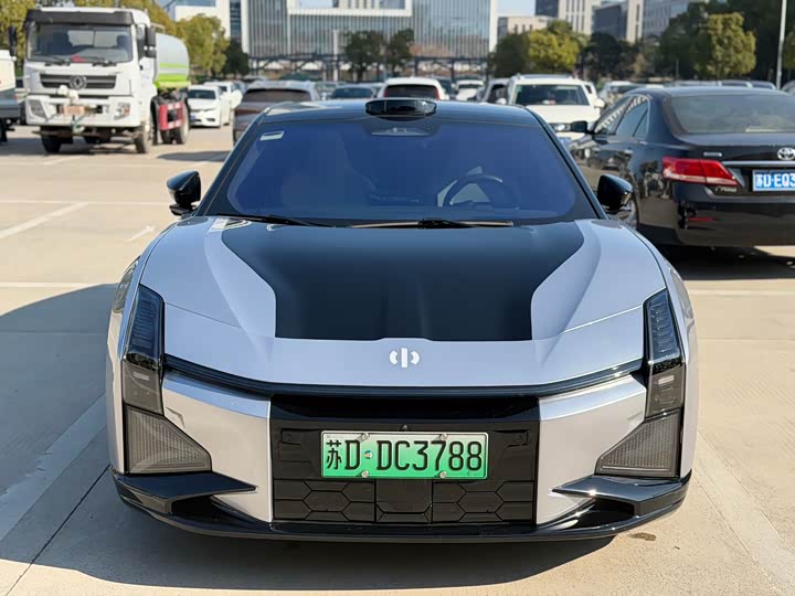 Фото 2 - HiPhi Z