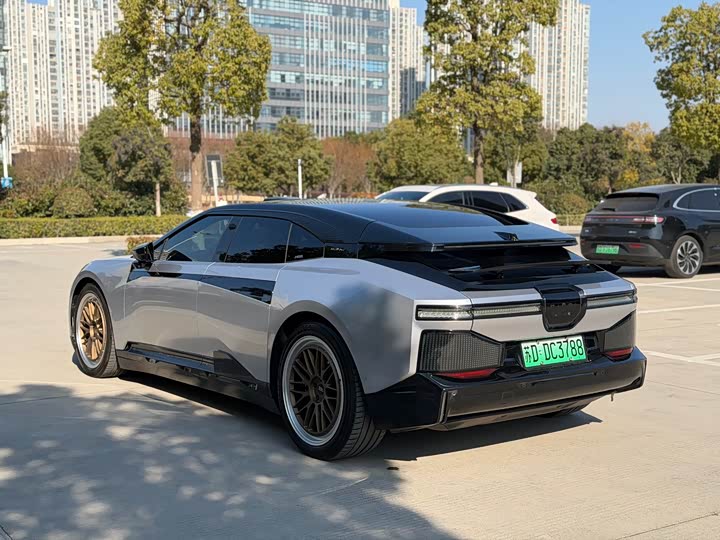 Фото 9 - HiPhi Z