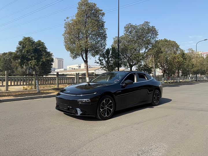 Фото 1 - XPeng P7