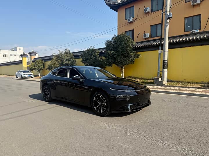 Фото 3 - XPeng P7