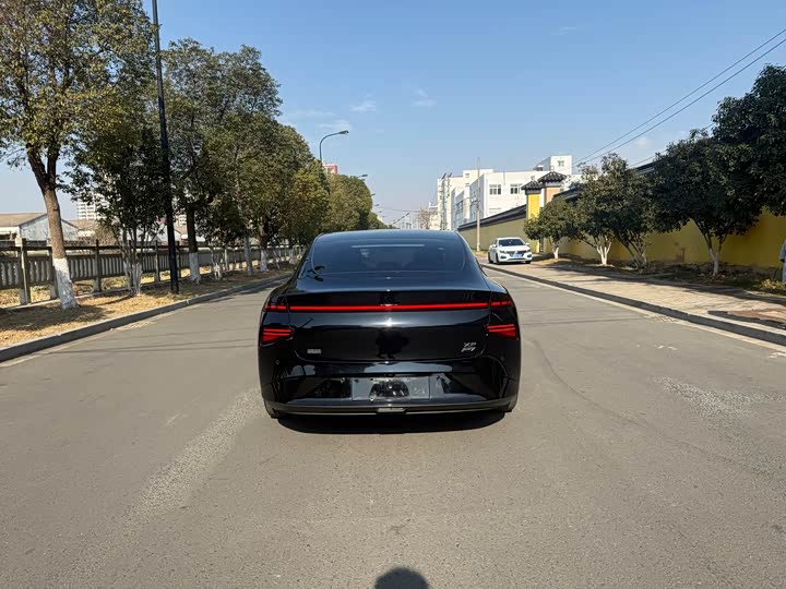 Фото 7 - XPeng P7